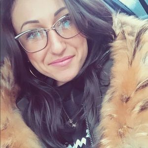Meet your Posher, Brianna